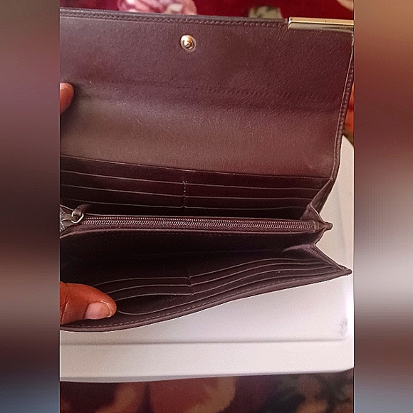 GUCCI GUCCISIMA AUTHENTIC SIGNATURE MONOGRAM CANVAS LEATHER WALLET  EUC - Picture 6 of 16